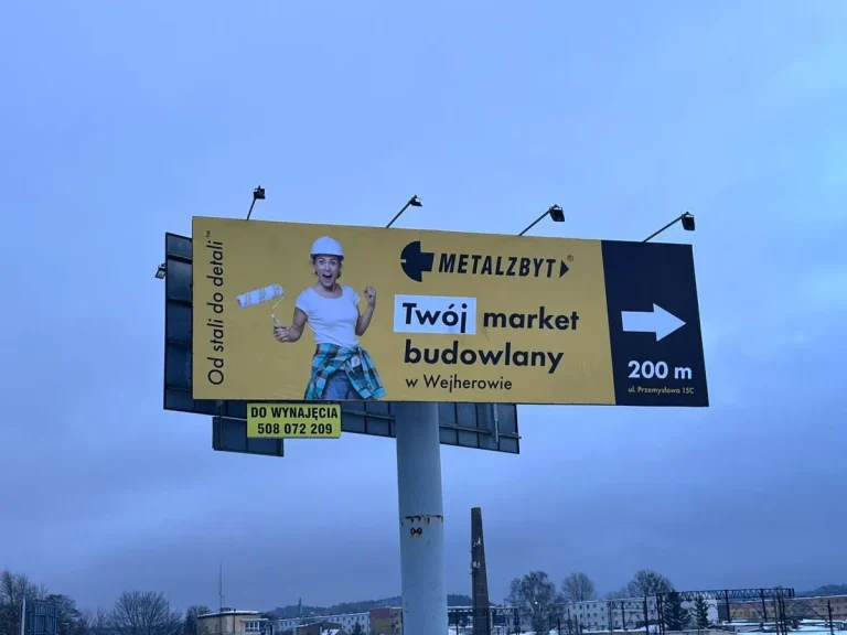 Podświetlany billboard reklamowy na wysokiej konstrukcji