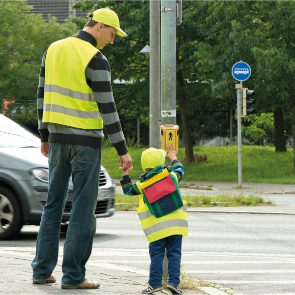 Czapka z daszkiem dla dzieci odblaskowa 6 paneli